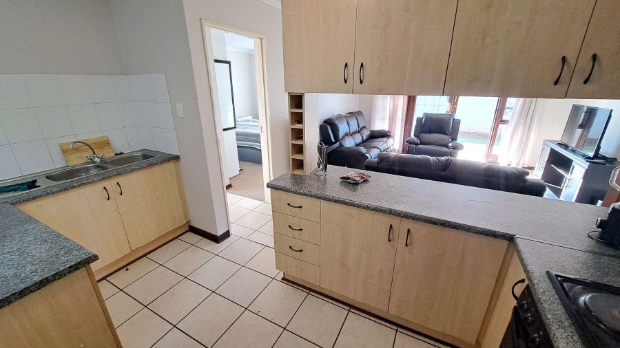 2 Bedroom Property for Sale in Langenhovenpark Free State